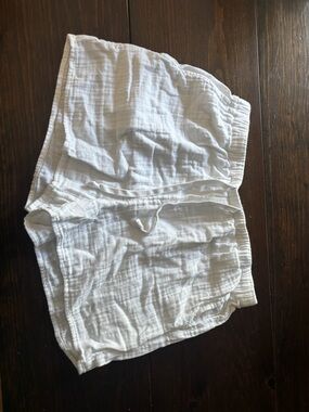 Wilfred White Linen Drawstring Shorts